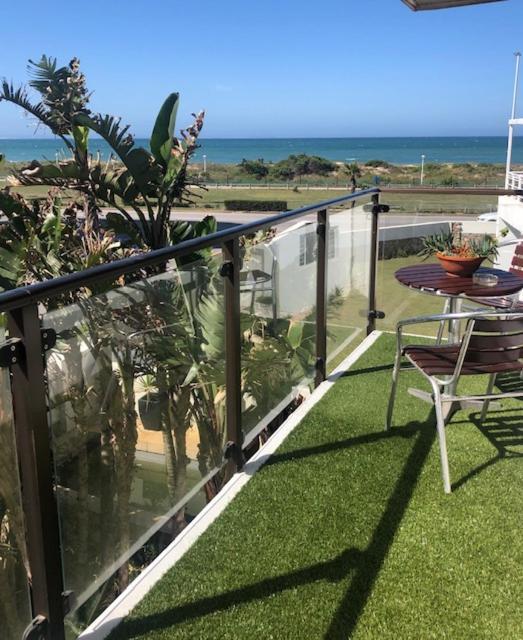 Palm Beach Guesthouse Port Elizabeth Bagian luar foto